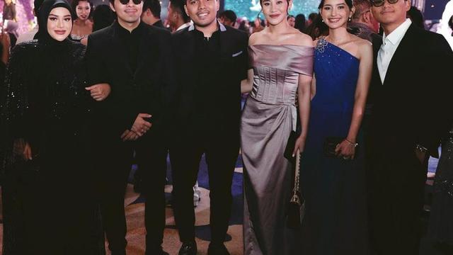 Jadi Mak Comblang, Ini 8 Potret Kebersamaan Aurel Hermansyah dengan Aaliyah Massaid