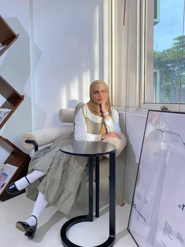 8 OOTD Hijab Anak Muda Simple dari Cut Syifa hingga Nabila Taqqiyah