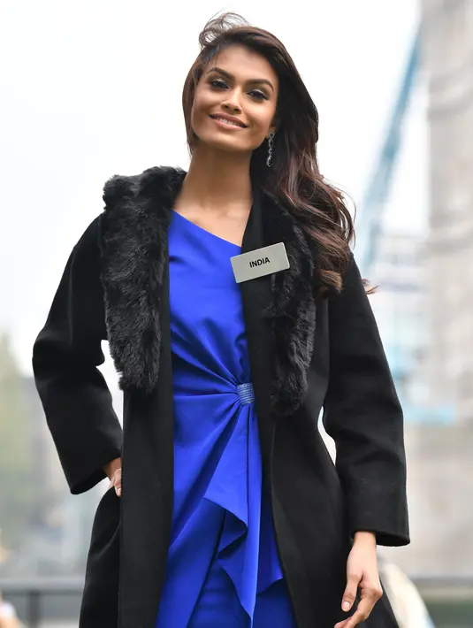 Kontestan Miss World 2019 dari India Suman Ratansingh Rao saat pemotretan untuk festival Miss World ke-69 di London (21/11/2019). 120 perwakilan nasional dari seluruh dunia akan bersaing memperebutkan mahkota Miss World ke-69 di London, dengan final berlangsung 14 Desember. (AFP/Ben Stansall)