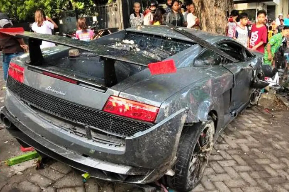 Lamborghini Maut, Kejahatan di Jalanan dan Lukisan Kontroversial