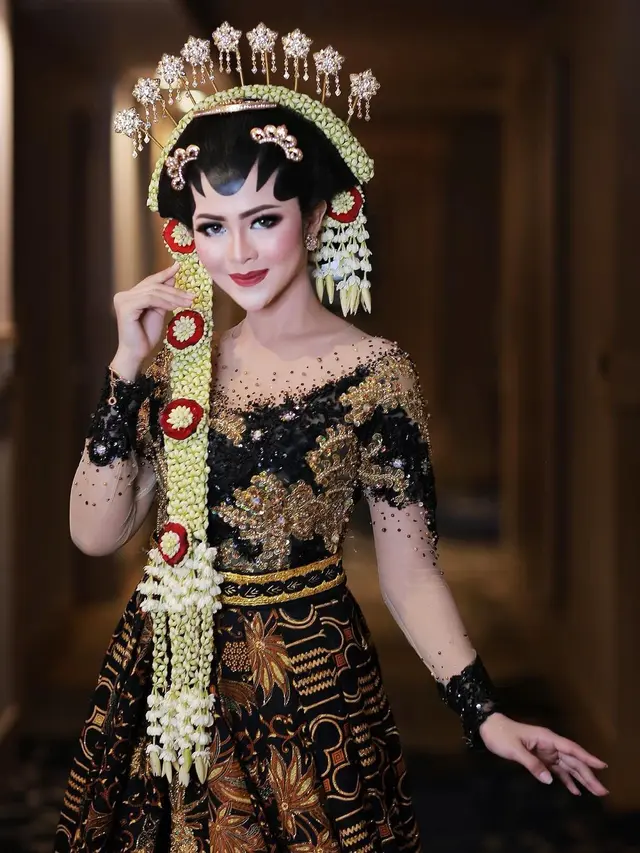 Bella Bonita dalam kebaya pengantin (Instagram/bellabonita_r.a)