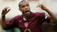 1. Thierry Henry (Prancis) - Legenda Arsenal ini berhasil mencetak 175 gol dalam 258 laga di Liga Inggris. (Photo by CARL DE SOUZA / AFP)