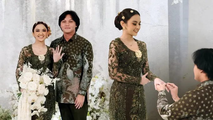 Potret Rizky Febian dan Mahalini Raharja saat tunangan.