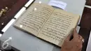 Kitab Serat Dewaruci : Raja kepala 271 Ra Karaton Kasunanan Surakarta Hadiningrat di Festival Naskah Nusantara, Perpustakaan Nasional, Jakarta (14/9/2015). (Liputan6.com/ Gempur M Surya)