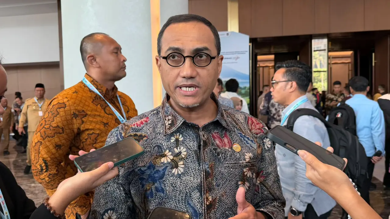 Kepala Eksekutif Pengawas Pasar Modal, Keuangan Derivatif, dan Bursa Karbon OJK, Hasan Fawzi. (Liputan6.com/Tira)
