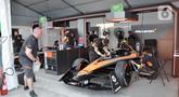 Tim mekanik dan sistem komputerisasi menjadi salah satu faktor penting dalam balapan Formula E untuk mecegah terjadinya kerusakan mesin saat pertandingan. (merdeka.com/Iqbal S. Nugroho)