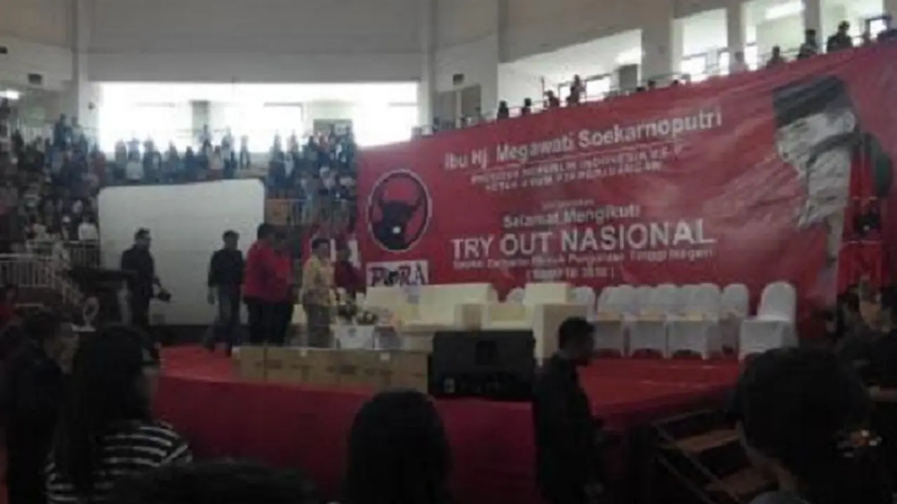 20160521-Megawati-Seokarnoputri-SBMPTN-Ciracas-Jakarta-Timur