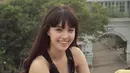 Anggika Bolsterli, aktris cantik keturunan Indonesia-Swiss ini selalu mencuri perhatian penampilannya. Apalagi saat Anggika tampil dengan rambut berponi. Dengan rambut poni, Anggika terlihat begitu manis menggemaskan. (Liputan6.com/IG/@anggikabolsterli)