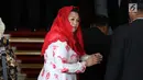Putri Presiden ke-4 RI Abdurrahman Wahid, Yenny Wahid menghadiri acara sidang tahunan MPR 2017 di Senayan, Jakarta, Rabu (16/8). Sidang tahunan ini dihadiri para menteri kabinet kerja, anggota DPR dan pejabat negara lainnya. (Liputan6.com/Angga Yuniar)