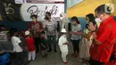 Anak-anak panti asuhan menerima santunan di Yayasan Putra Nusa Jakarta, Jakarta (2/03/2022). Kegiatan bakti sosial yang mengusung tema Persatuan Menjadi Kekuatan ICM & P3SRS, menggandeng PPRS, Badan Pengelola Apartemen, komunitas dan perwakilan penghuni Apartemen Sudirman Park. (Liputan6.com/HO/ICM)