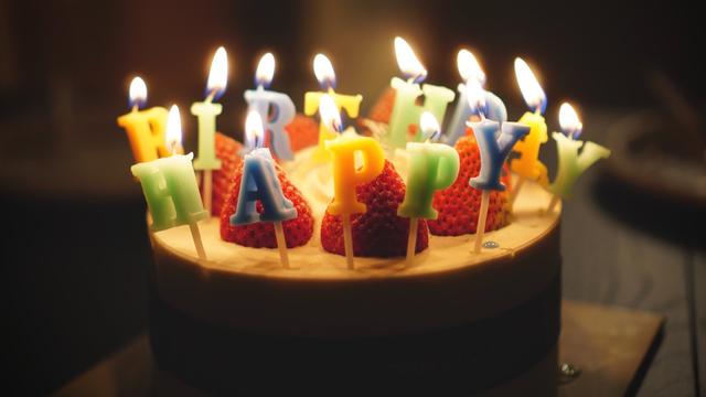 Ilustrasi kue, ulang tahun