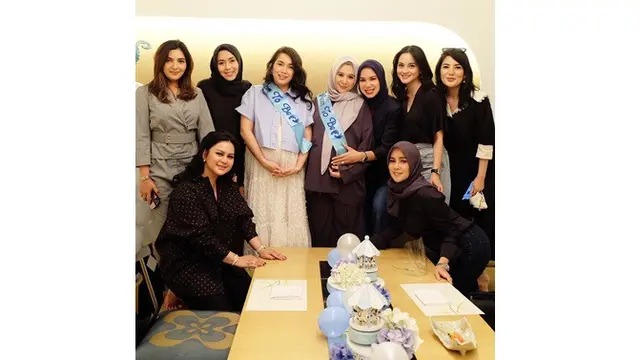7 Potret Kejutan Baby Shower Ussy Sulistiawaty, Serba Mendadak