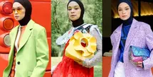 Lihat di sini beberapa potret gaya bold Tantri Namirah yang hobi pakai outfit tabrak warna dan motif.