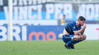 Pemain Persib Bandung, Nick Kuipers tampak kecewa setelah ditaklukkan Persik Kediri pada laga BRI Liga 1 2022/2023 di Stadion Pakansari, Bogor, Rabu (8/3/2023). (Bola.com/M Iqbal Ichsan)