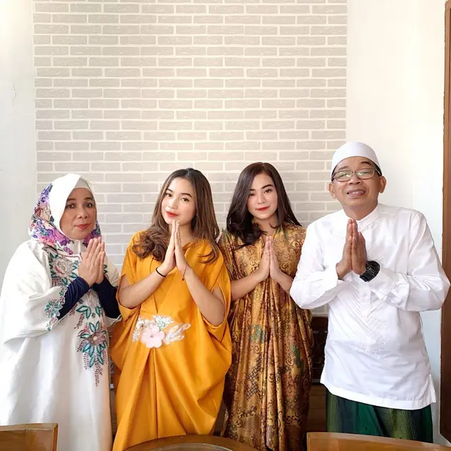 6 Pesona Putri Anjani, Anak Bungsu Komedian Jarwo Kuat