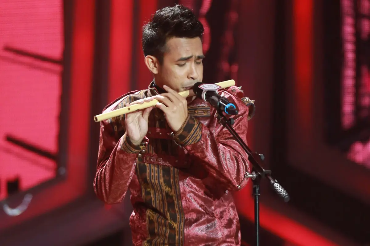 [Bintang] 5 Aksi Keren Fildan D'Academy Saat Manggung