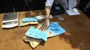 Seluruh barang bukti tersebut merupakan hasil dari pengungkapan tiga kasus narkotika yang berasal dari Surakarta, Tangerang dan Jakarta, Senin (3/11/2014). (Liputan6.com/Faizal Fanani)