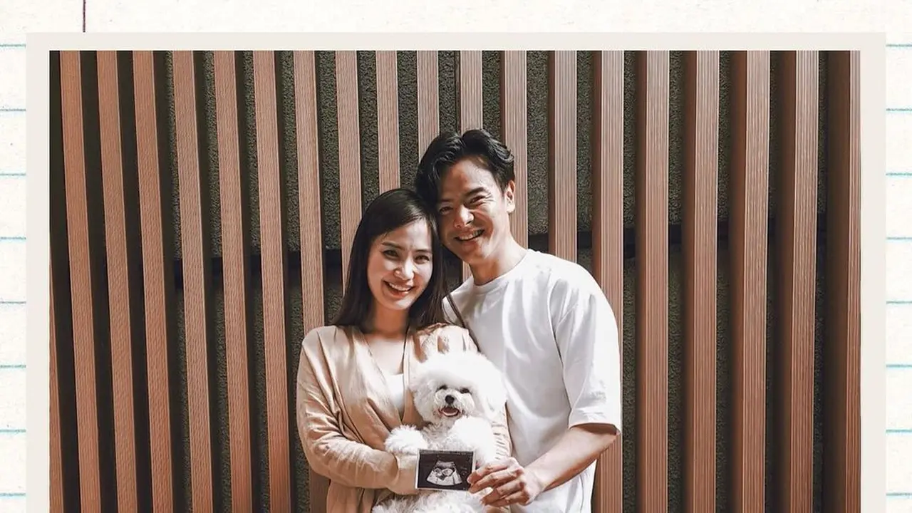 Umumkan Kehamilan Pertama, Ini 8 Potret Mesra Dion Wiyoko dan Istri