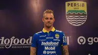 Penyerang asing anyar Persib Bandung, Kevin van Kippersluis. (Bola.com/Erwin Snaz)