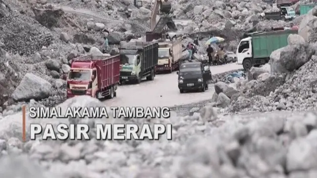 Tebing setinggi 30 meter tiba-tiba ambruk dan menimbun para penambang pasir yang sedang bekerja mencari butiran pasir lereng Gunung Merapi.