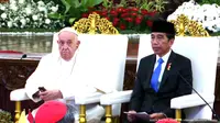 Paus Fransiskus dan Presiden Jokowi di Istana Kepresidenan, Jakarta, Rabu (4/9/2024). (Tangkapan Layar YouTube Sekretariat Presiden)