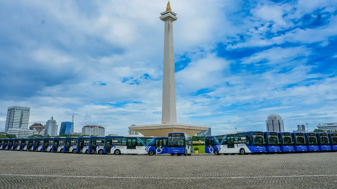 PT Transportasi Jakarta (Transjakarta) meluncurkan 200 unit armada bus listrik (high deck).