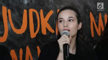 Chelsea Islan memberikan komentar saat peluncuran #BERANIMIMPI2017 di kawasan Menteng, Jakarta, Selasa (30/05). Berani Mimpi berencana membangun beragam fasiltas di Papua. (Liputan6.com/Herman Zakharia)