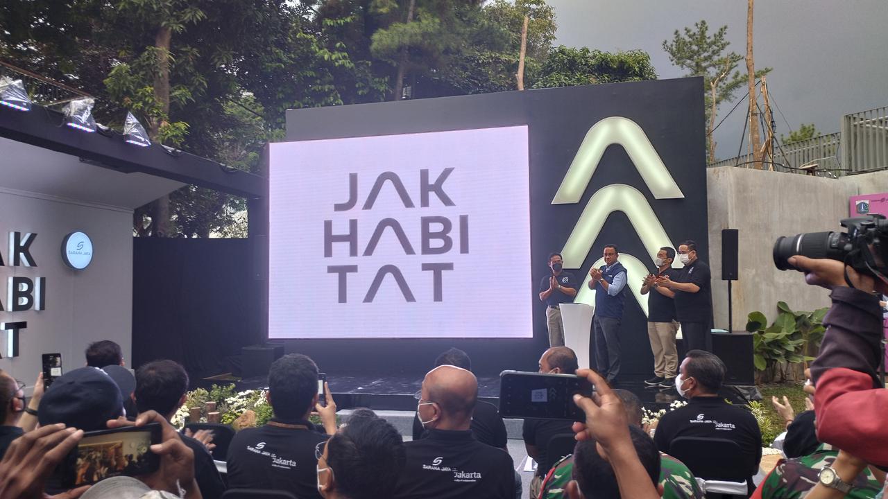 Gubernur DKI Jakarta, Anies Baswedan, meluncurkan Logo JAKHABITAT dan Peresmian Galeri Huni di Taman Martha Tiahahu (Liputan6.com/Winda Nelfira)