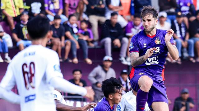 Persik Kediri Vs PSM Makassar.