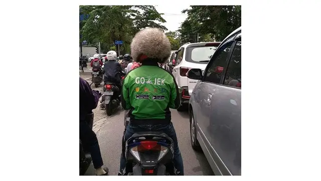 Pengganti helm (Sumber: Instagram/dramaojol_id)