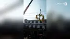 Para pemain akrobat yang tengah latihan di hadapan publik langsung dilarikan ke rumah sakit usai terjatuh dari ketinggian 16 kaki.