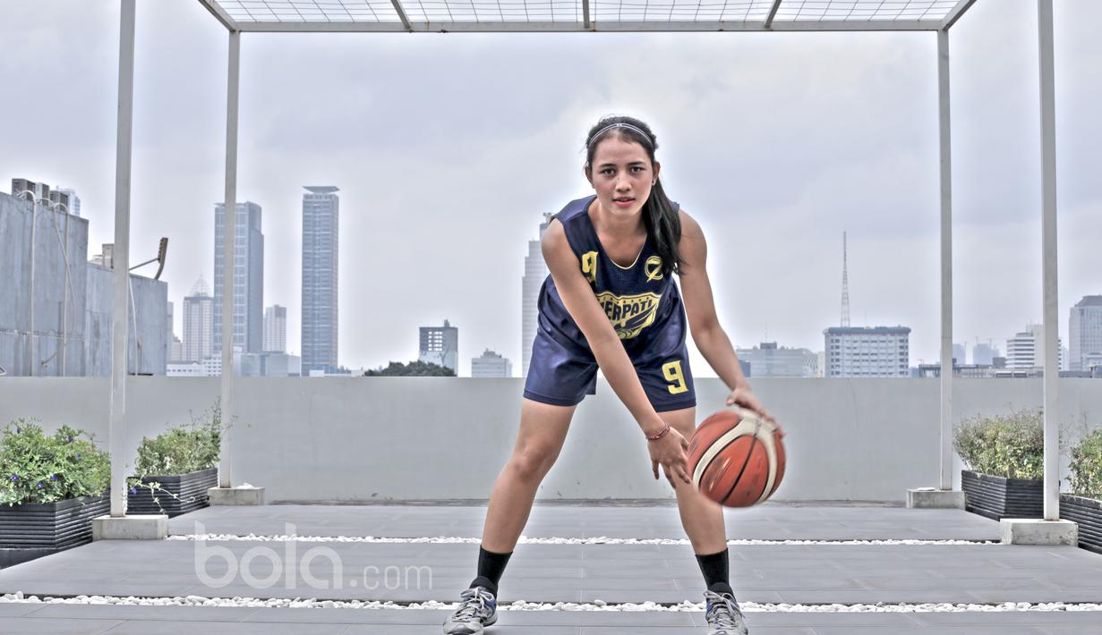 Dewa Ayu Made Sriartha Kusuma Dewi pernah masuk dalam DBL All Star 2015, serta menjadi top scorer Libama. (Bola.com/Nicklas Hanoatubun)