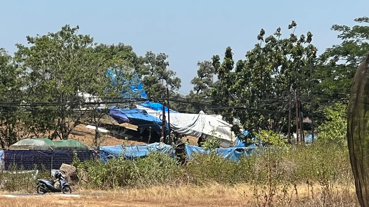 Warga Sempat Lihat Kepulan Asap di Belakang Sukhoi yang Tergelincir di Makassar