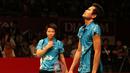 Ganda campuran Indonesia, Tontowi Ahmad/Liliyana Natsir, harus mengakui keunggulan wakil Tiongkok, Zhang Nan/Zhao Yunlei, 22-20, 21-23, 12-21, dalam semifinal Kejuaraan Dunia Bulutangkis 2015. Sabtu (15/8/2015). (Bola.com/Arief Bagus)