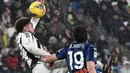 Hingga babak pertama usai, skor 1-0 untuk keunggulan Atalanta tidak berubah. (Isabella BONOTTO/AFP)