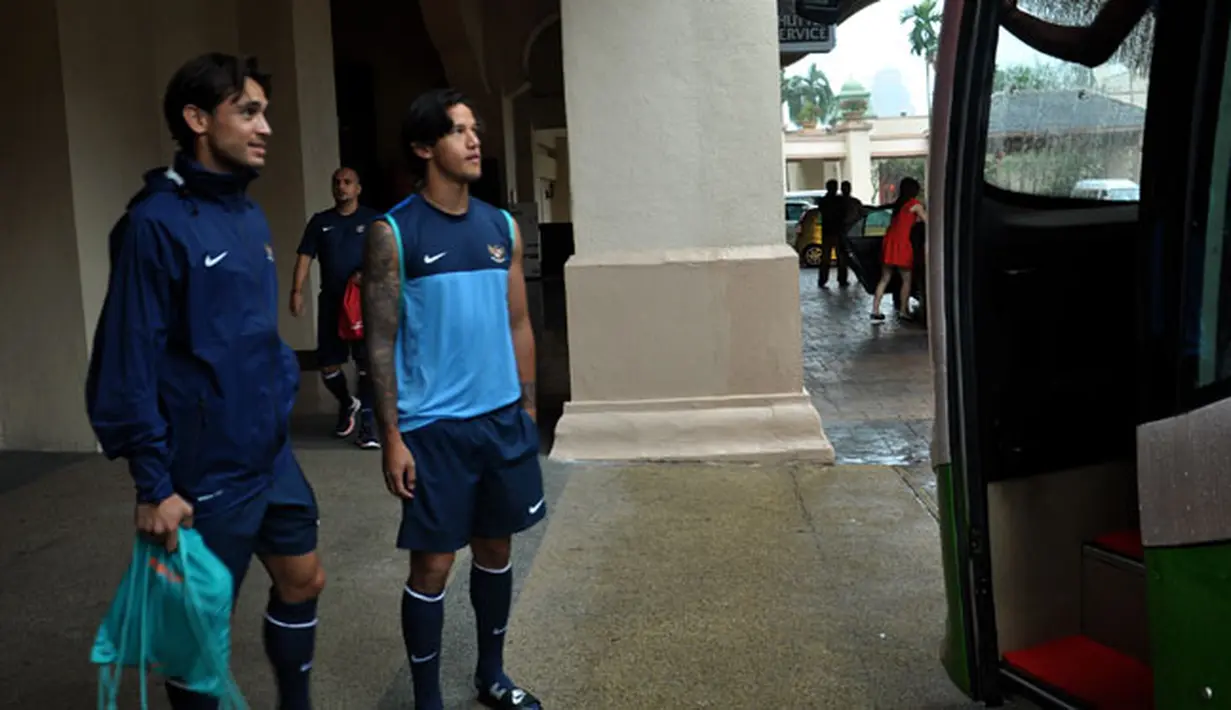 Irfan Bachdim dan Toni Kussel jelang Latihan Timnas Merah Putih di Lapangan Inten, Malaysia