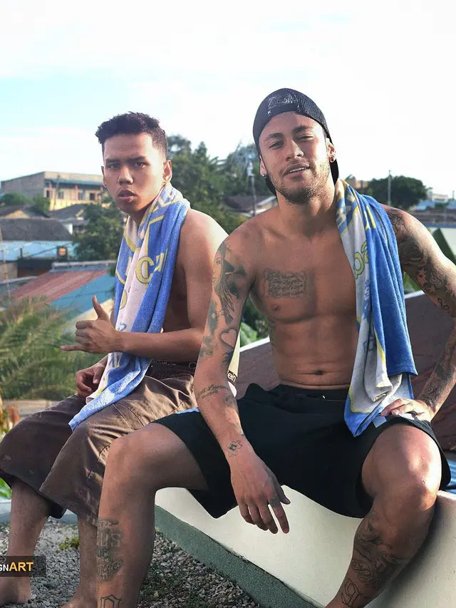 Bak Rekan Setim, 9 Editan Foto Bareng Pesepak Bola Top Dunia Ini Kocak