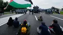 Lebih dari 2 juta orang di seluruh Italia turun ke jalan di lebih dari 100 kota pada Jumat (3/10/2025) untuk mengikuti aksi mogok umum satu hari sebagai bentuk dukungan bagi penduduk Gaza dan misi bantuan kemanusiaan. (AP Photo/Luca Bruno)