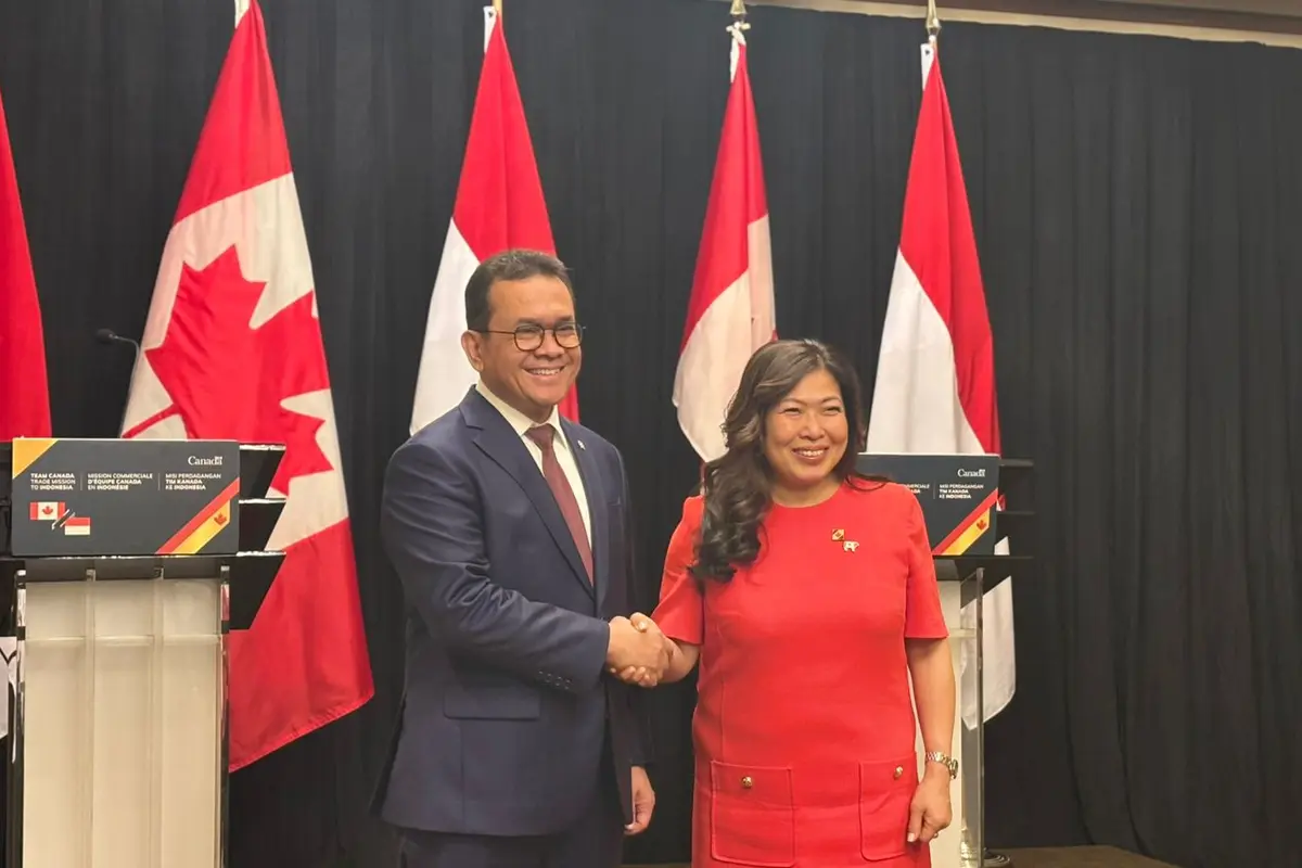 Menteri Perdagangan (Mendag) Budi Santoso bersama Menteri Promosi Ekspor, Perdagangan Internasional, dan Pembangunan Ekonomi Kanada Mary Ng. (Tira/Liputan6.com)
