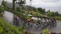 Sebanyak 91 pembalap akan menjalani etape V Tour de Singkarak 2018, Kamis (8/11/2018), dengan rute Kantor Bupati Limapuluh Kota dan berakhir di Kantor Bupati Kota Pasaman. (dok. Tour de Singkarak 2018)