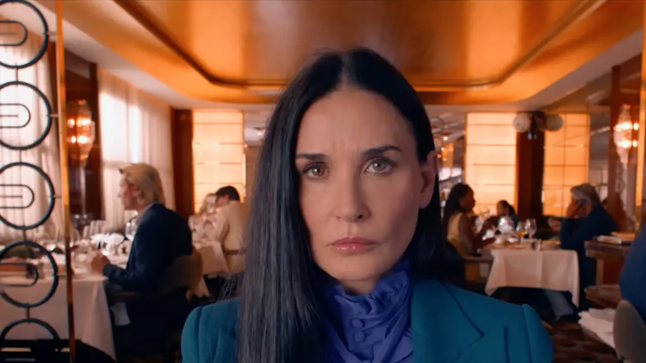 Demi Moore dalam film The Substance. (Foto: Dok. Mubi/ Metropolitan Filmexport)