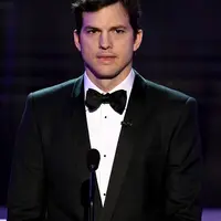 Memang sudah menjadi hal biasa bagi Ashton ketika menjadi bahan pembicaraan di masyarakat. namun kali ini Ashton tak terima dengan kabar yang menyiarkan dirinya telah berselingkuh. (AFP/Bintang.com)