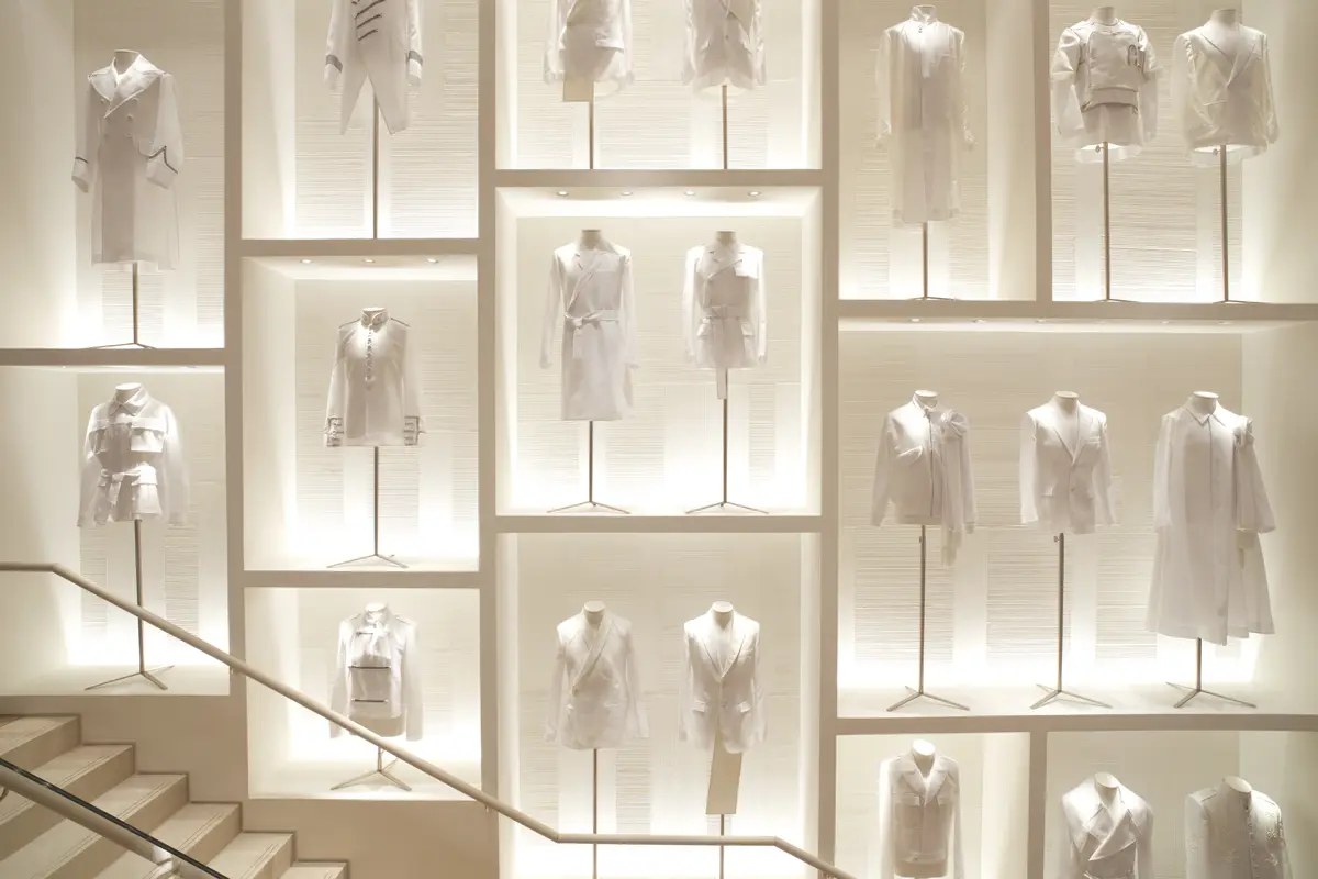 Setelah dua tahun renovasi, 30 Avenue Montaigne milik Dior di Paris kembali dibuka