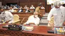 Menteri Pekerjaan Umum dan Perumahan Rakyat (PUPR) Basuki Hadimuljono saat tiba untuk mengikuti rapat kerja bersama Komisi V DPR RI di Kompleks Parlemen, Senayan, Jakarta, Selasa (17/1/2023). Rapat tersebut membahas tentang pembahasan program-program Kementerian PUPR tahun 2023 dan evaluasi pelaksanaan anggaran tahun 2022. (Liputan6.com/Faizal Fanani)