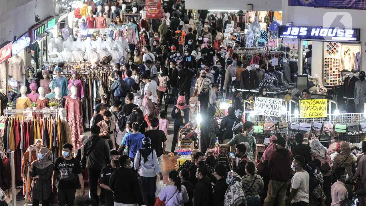 Kerumunan Pasar Tanah Abang Blok A