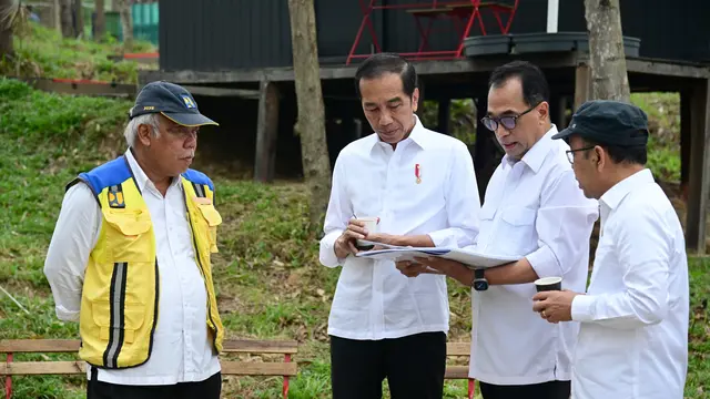 Presiden Joko Widodo (Jokowi) sarapan di IKN Nusantara dengan sejumlah menteri. (Sekretariat Presiden)