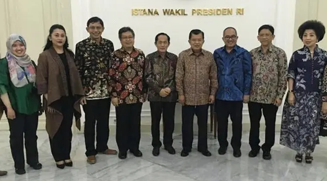 Panitia RKCI 2017 bersama Wakil Presiden Jusuf Kalla. Dok: ITB dan APIC