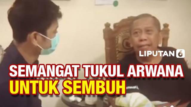 Beredar sebuah video yang menampilkan kondisi komedian Tukul Arwana pasca menjalani operasi pendarahan otak. Dalam video yang tersebar, terlihat Tukul tak banyak berbicara dan melakukan aktifitas seperti biasanya.