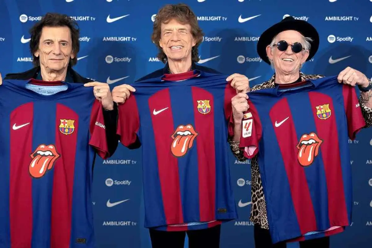 Barcelona Pakai Jersey The Rolling Stones di El Clasico