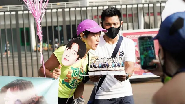 7 Potret Kejutan Ulang Tahun Dian Sastrowardoyo, Dapat Hadiah Spesial dari Suami